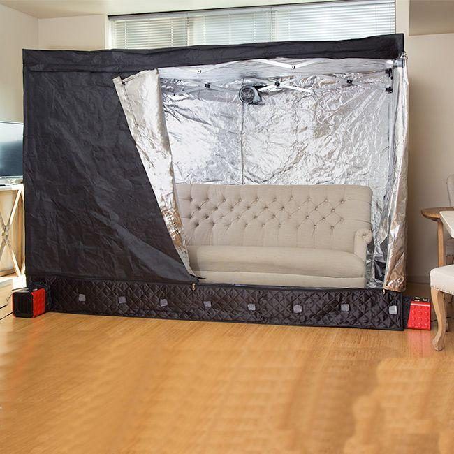 Zappbug Room avec un canapé à l'intérieur